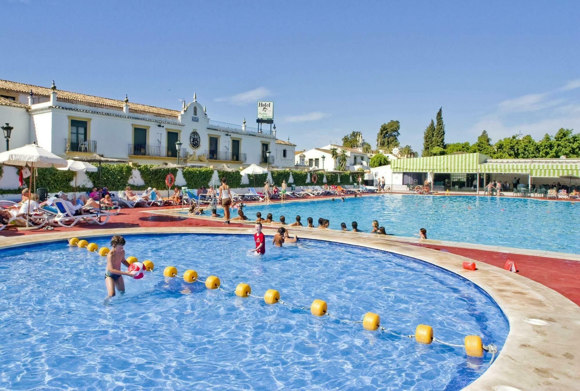 Globales Pueblo Andaluz Hotell San Pedro de Alcántara Exteriör bild